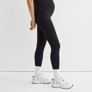 Lot of 2 H&M ribbed maternity leggings - 1 size small and 1 size medium.